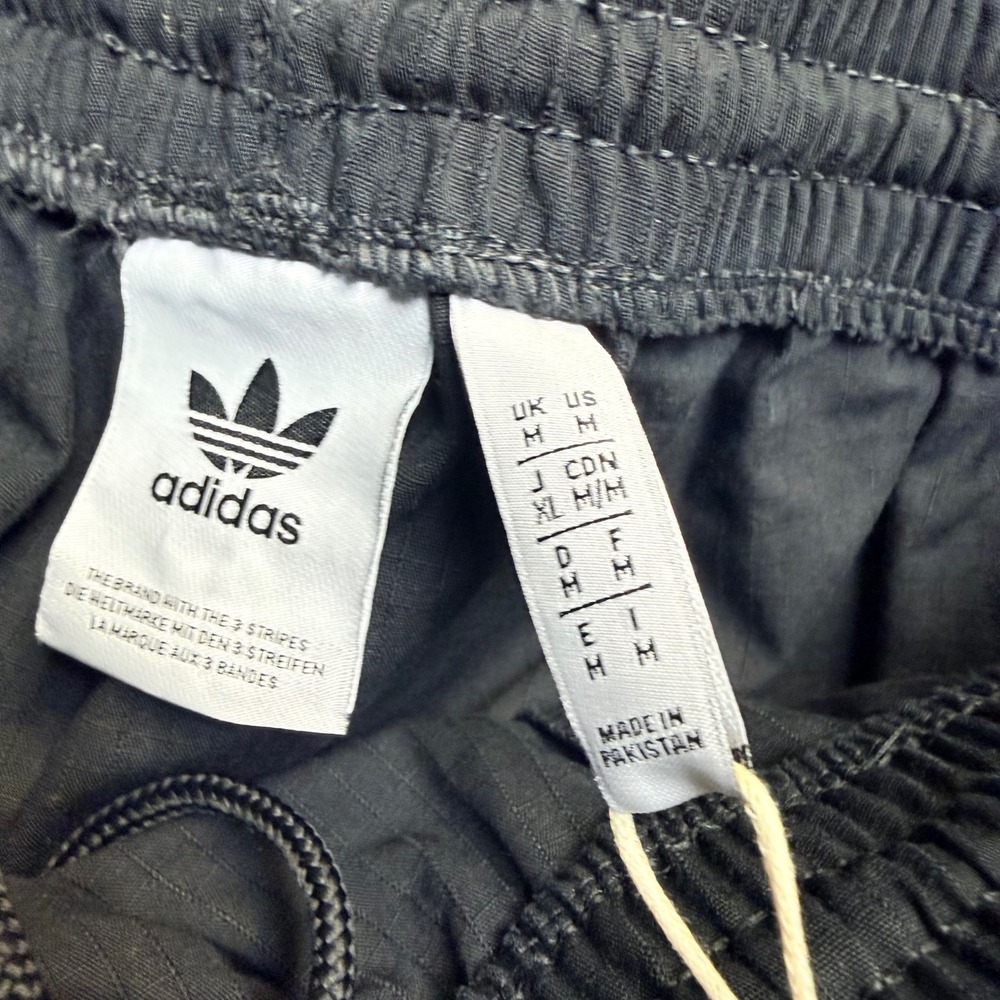 New Adidas Cargo Pants Mens M Black Originals Ripstop Trefoil JW6020 - Picture 5 of 10